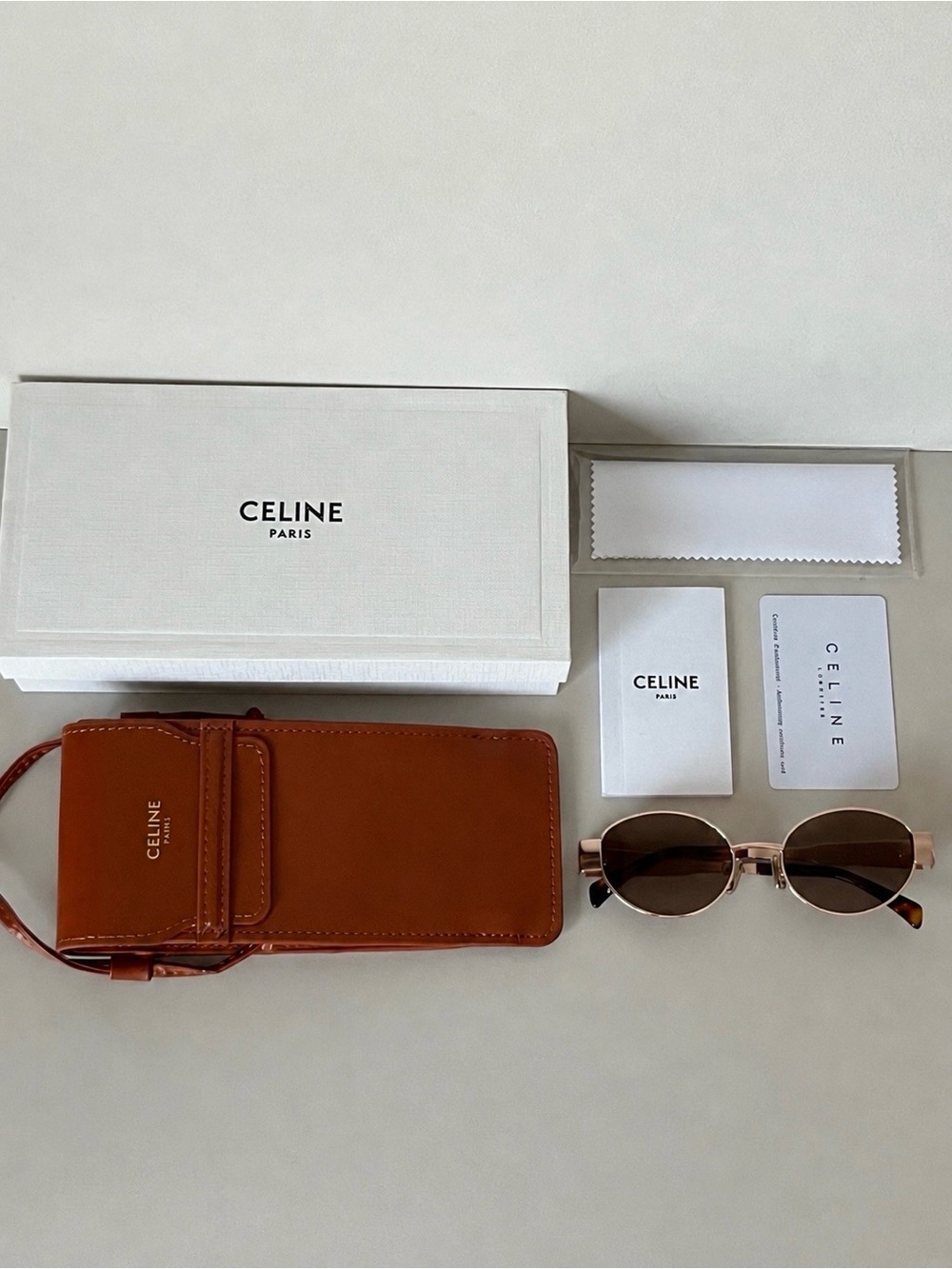 Celine Triomphe Metal 01
Sunglasses Brown Lens Rose
Gold Frame - Picture 15 of 16